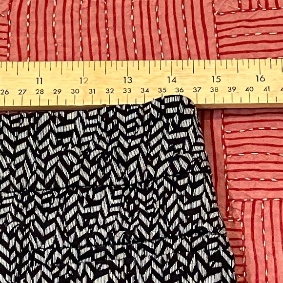 Renuar (Montreal) women’s size 6 Black and White Patterned dressy skort - Picture 8 of 10